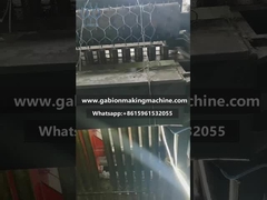 macchina per la fabbricazione di maglie di gabion