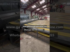 Macchina per tessere la maglia di gabione