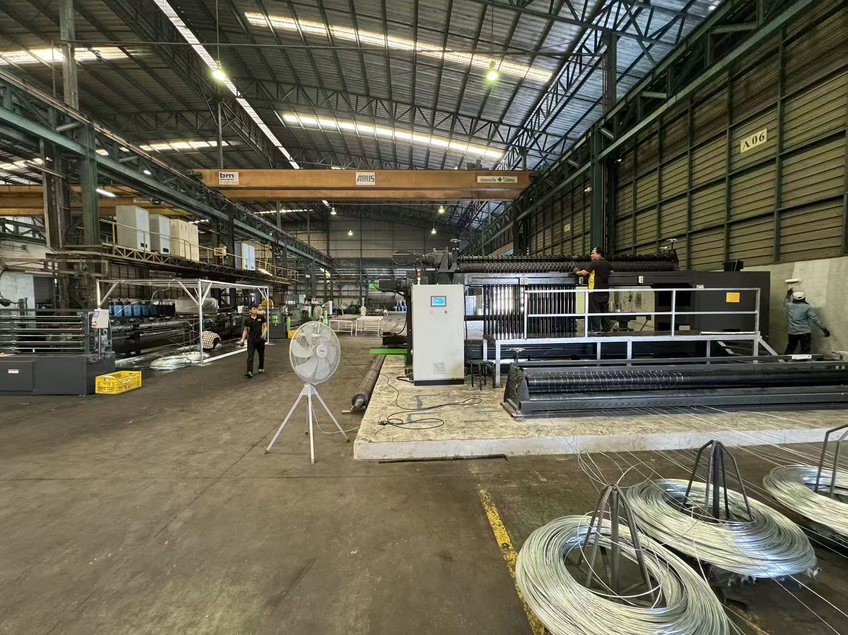 Ultimi blog aziendali su What Causes Low Output in a Gabion Mesh Machine and How Can Production Efficiency Be Improved?