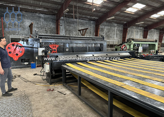 Macchina a maglia di gabione ad alta efficienza con filo galvanizzato o rivestito in PVC